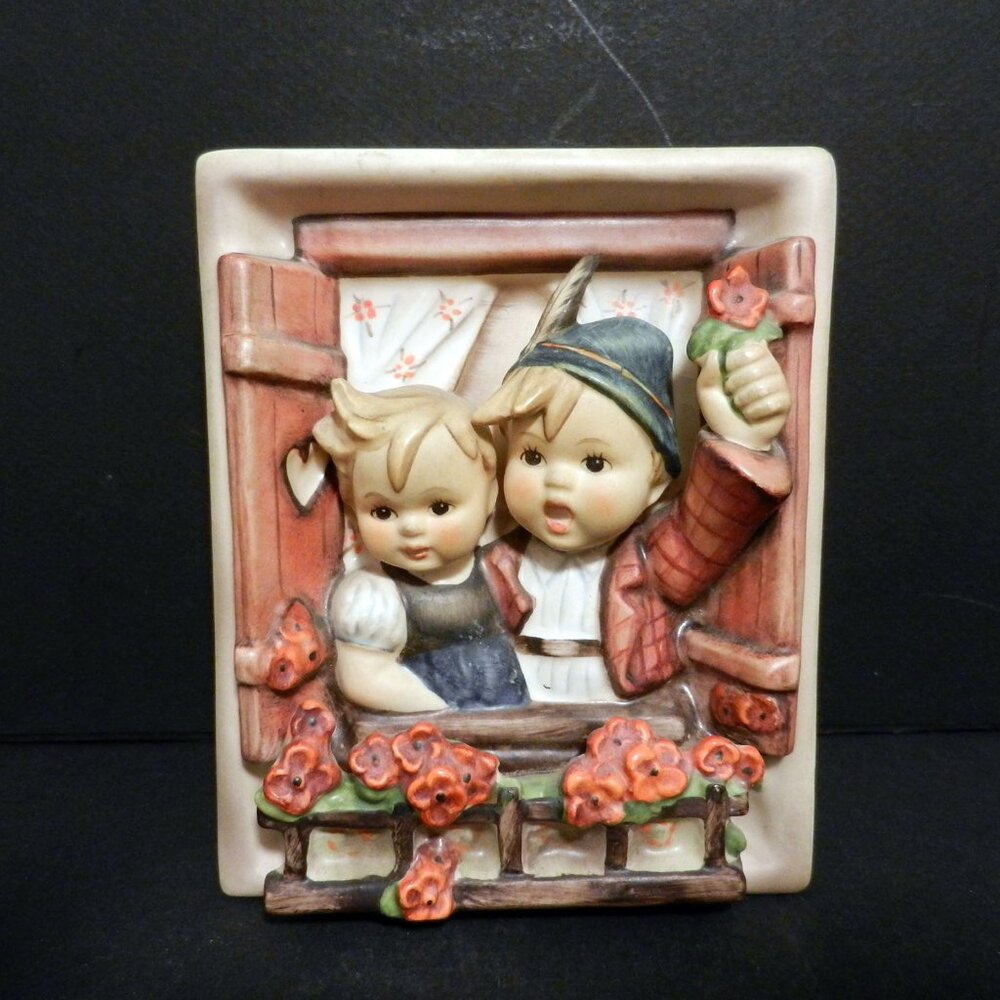 Hummel/Goebel "Vacation Time" Figurine TMK 3 Small Stylized Bee W.Germany 3498